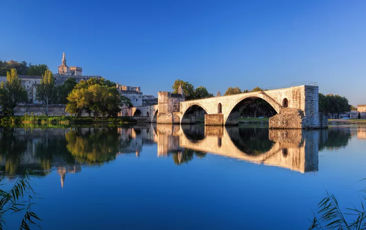 Pont Saint-Bénézet oder Pont d’Avignon in Avignon, Frankreich