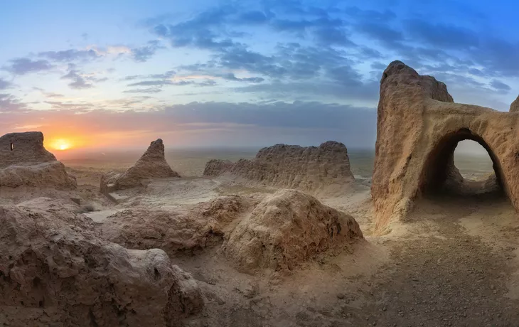 verlassene Ruinen der Ayaz Kale Festung in Usbekistan