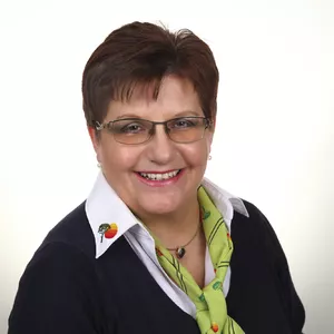 <p>Martina Linder</p>