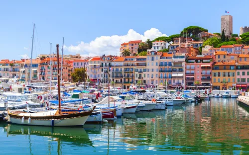 Blick auf den Yachthafen von Cannes