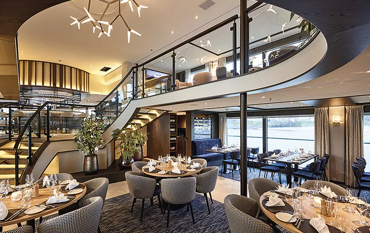 MS VIVA TWO, Restaurant