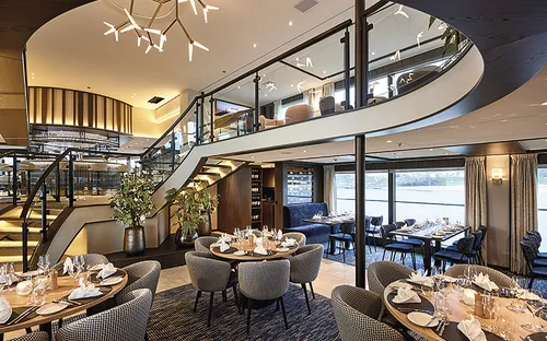 MS VIVA TWO, Restaurant