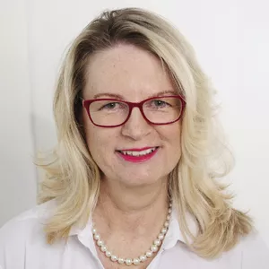 <p>Doris Fischer</p>