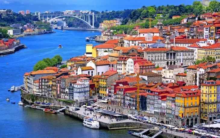 Ribeira, die Altstadt von Porto, und der Fluss Douro, Portugal