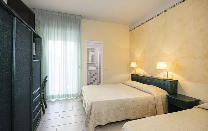 Zimmerbeispiel Doppelzimmer mit Zustellbett