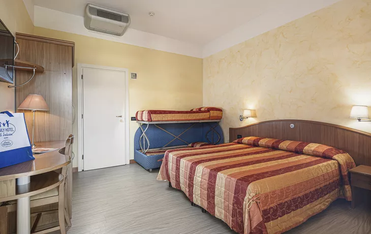 Zimmerbeispiel Doppelzimmer mit Stockbett