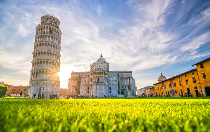 Schiefer Turm und Dom Santa Maria Assunta am Piazza dei Miracoli in Pisa