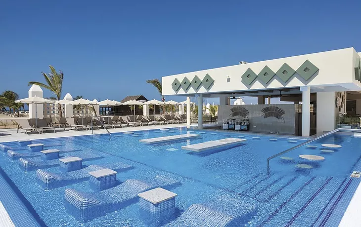 RIU Karamboa - Pool Praia mit Swim-up Bar