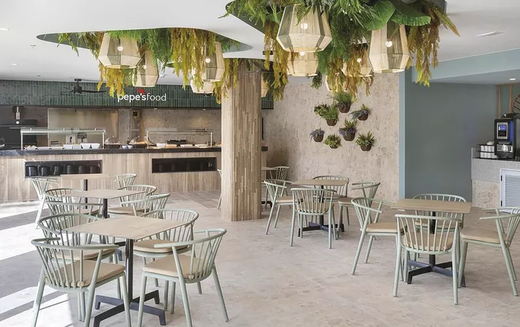 RIU Paraiso Lanzarote - Restaurant Pepe's Food, Mittagsgrill am Pool