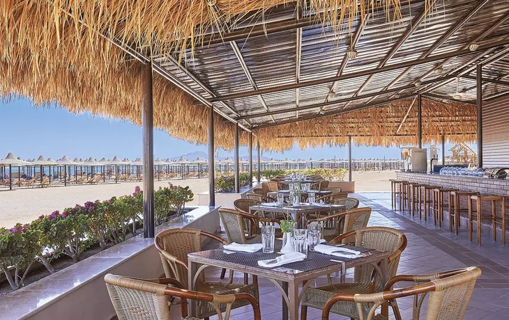 JAZ Mirabel Beach - Food Court at the Beach