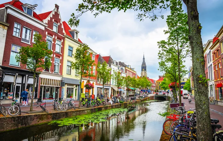 Straßen und Kanäle der alten Stadt Delft, Niederlande