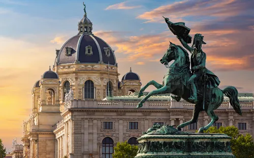 Wien, Statue von Erzherzog Karl am Heldenplatz