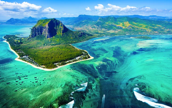 Luftaufnahme des Riffs der Insel Mauritius