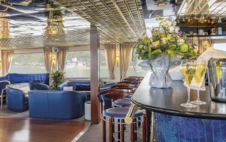 MS La Bohème, Salon und Bar