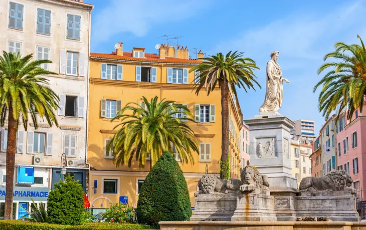 Statue von Napoleon in Ajaccio auf Korsika