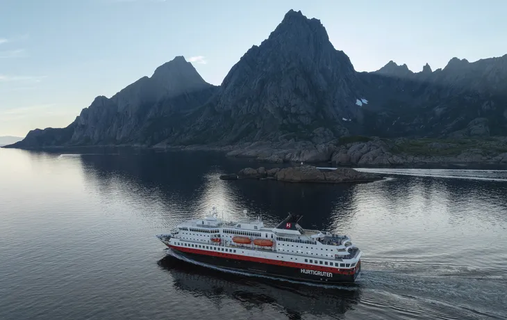 MS Finnmarken, Hurtigruten
