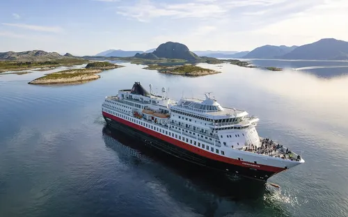 MS Finnmarken, Hurtigruten