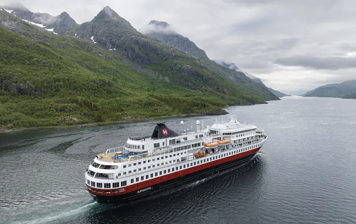MS Finnmarken, Hurtigruten