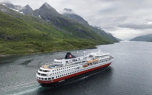 MS Finnmarken, Hurtigruten