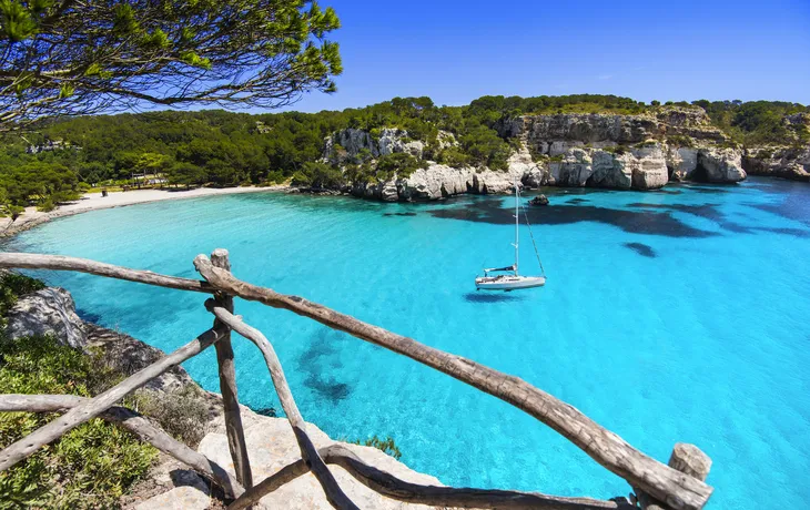Strand Cala Macarella auf der Insel Menorca