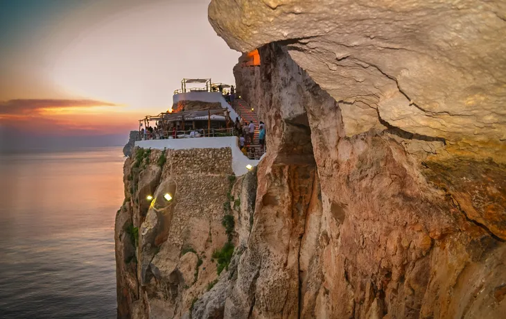 Höhle Cova d'en Xoroi auf Menorca