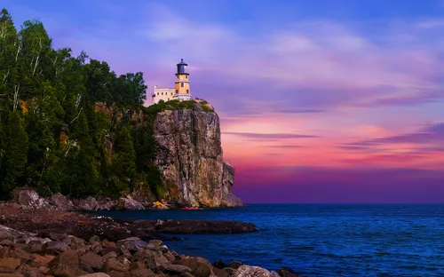 Split Rock Leuchtturm am Nordufer des Lake Superior in Minnesota, USA, bei Sonnenuntergang.